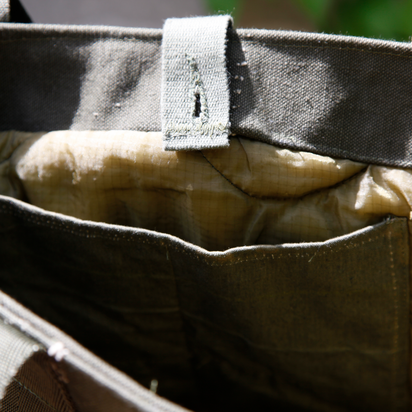 UPCYCLED PARACHUTIST TOTE BAG - PARKA