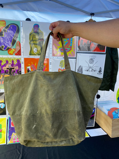 UPCYCLED MILITARY DUFFLE TOTE BAG - GREIGE INTERIOR