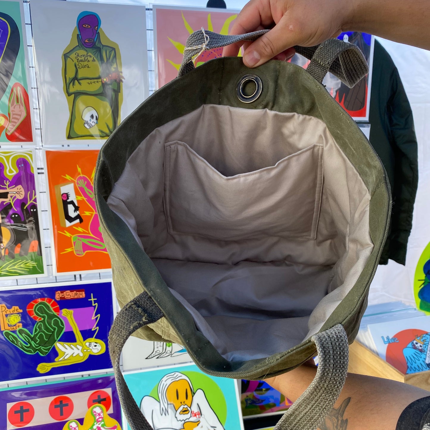 UPCYCLED MILITARY DUFFLE TOTE BAG - GREIGE INTERIOR