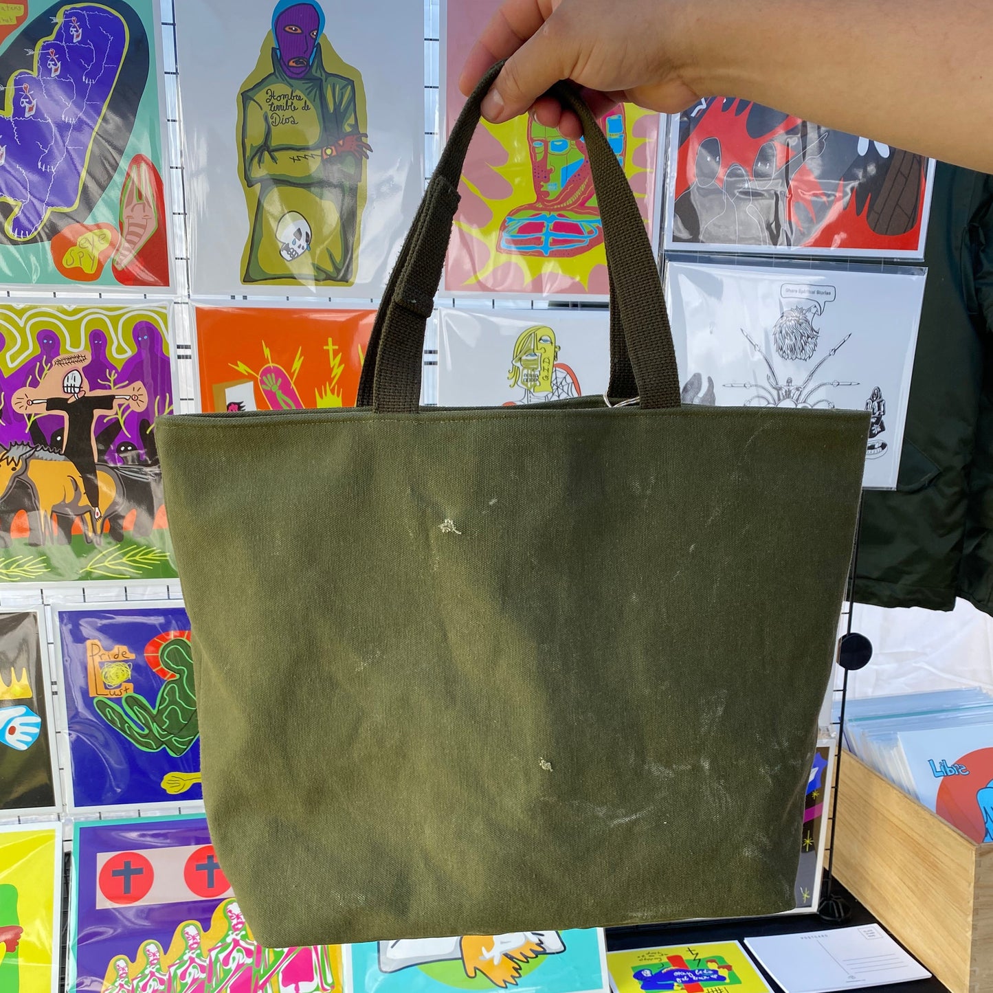 UPCYCLED MILITARY DUFFLE TOTE BAG - GREEN INTERIOR