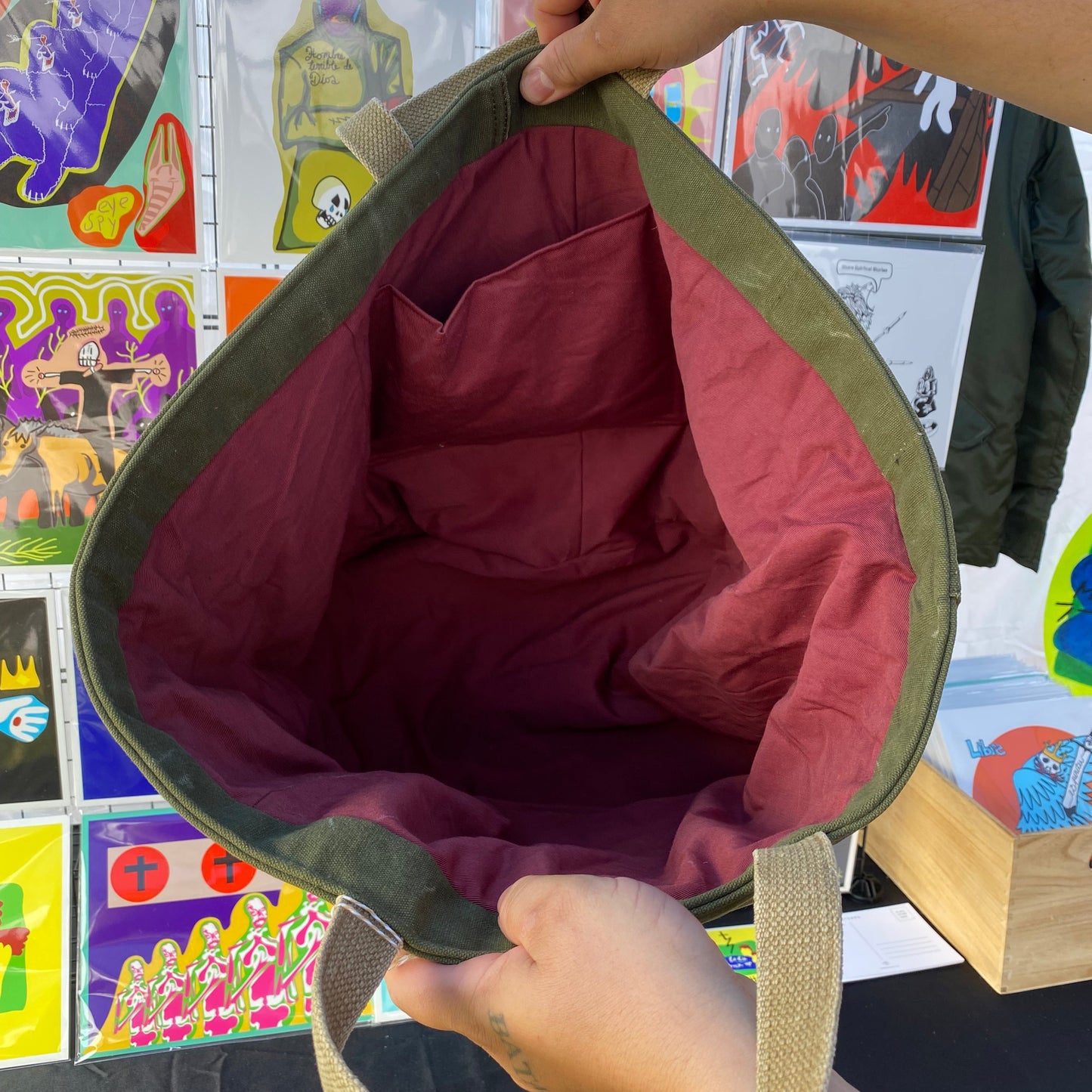 UPCYCLED MILITARY DUFFLE TOTE BAG - RED INTERIOR