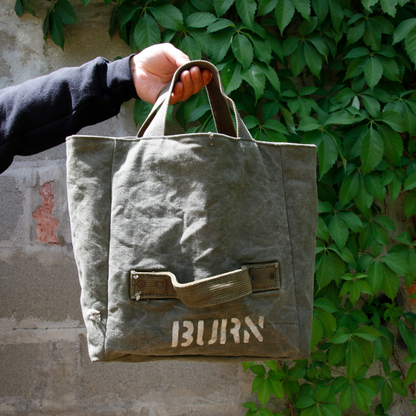 UPCYCLED MILITARY DUFFLE TOTE BAG - BURN