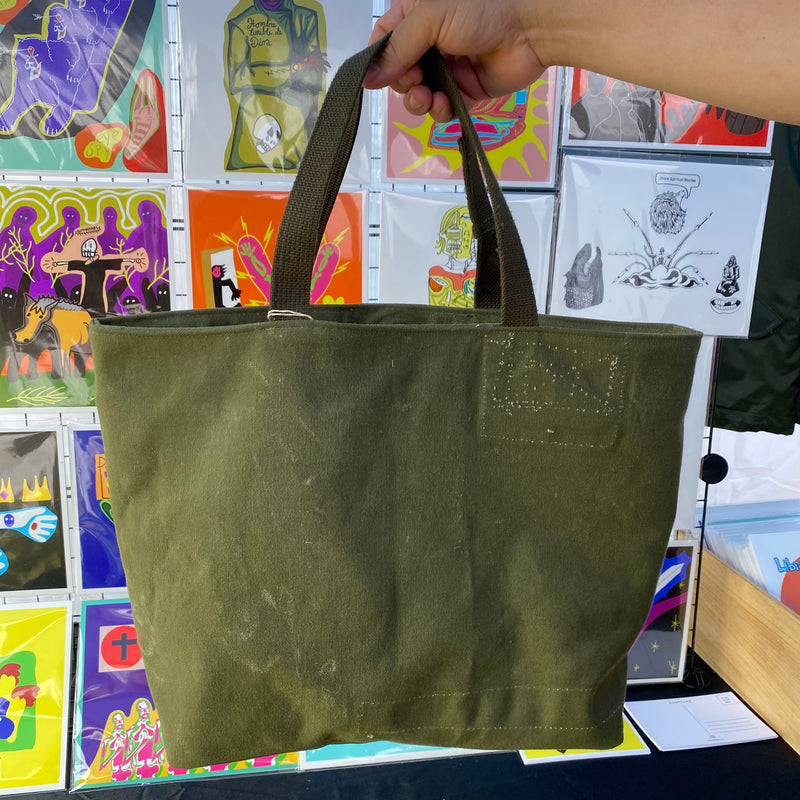 UPCYCLED MILITARY DUFFLE TOTE BAG - GREEN INTERIOR