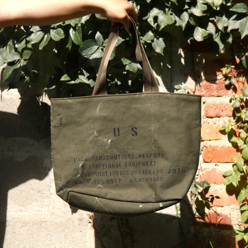 UPCYCLED PARACHUTIST TOTE BAG