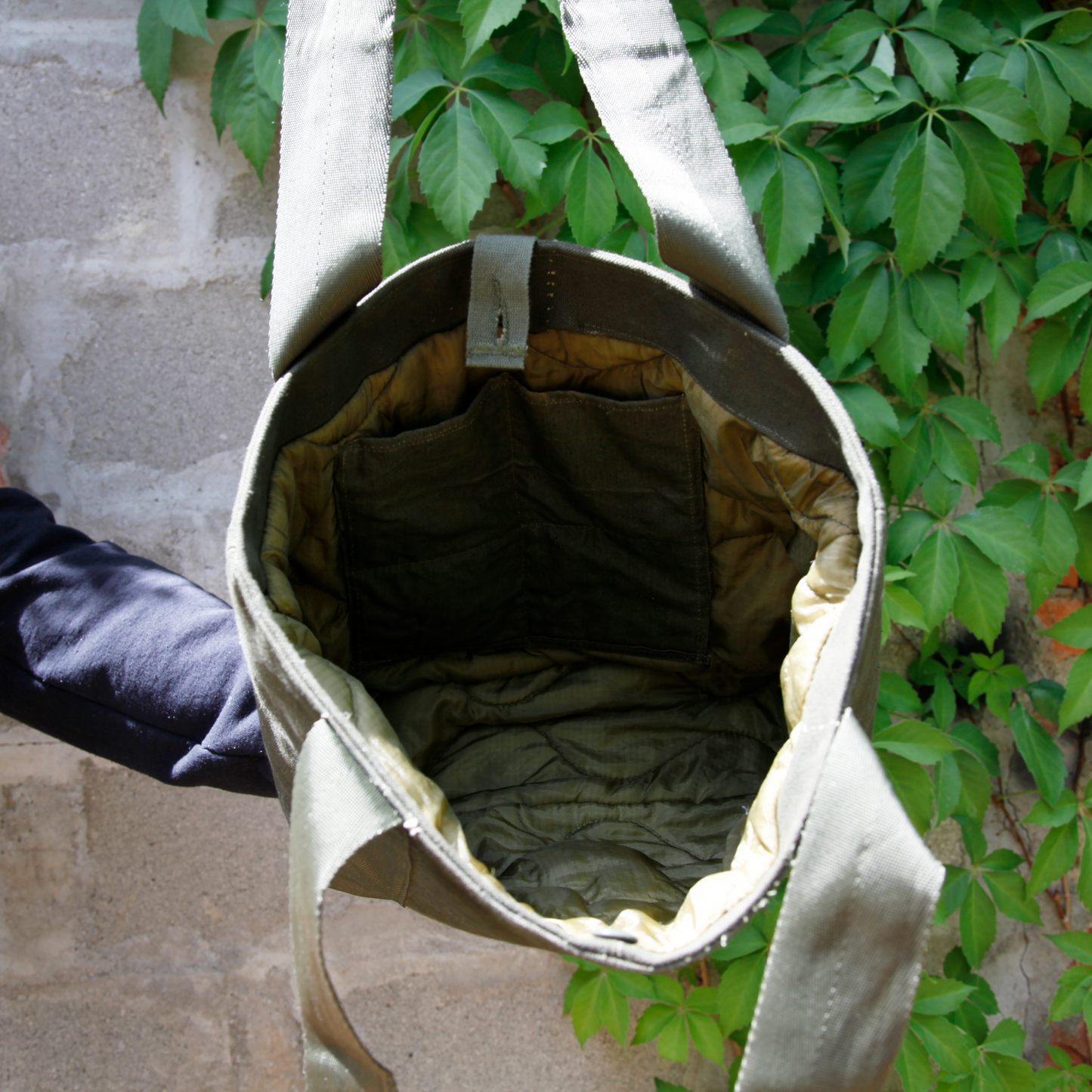 UPCYCLED PARACHUTIST TOTE BAG - PARKA