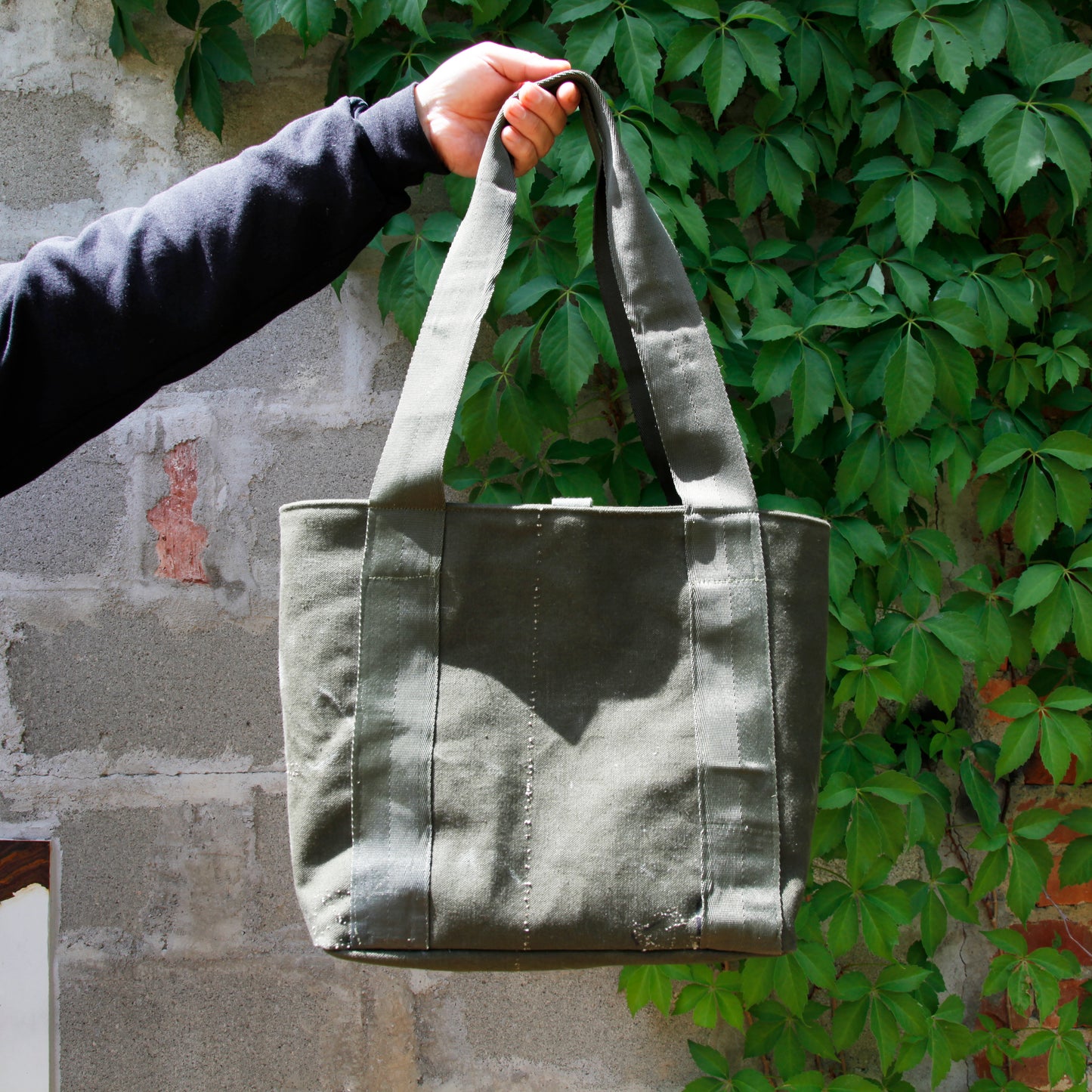 UPCYCLED PARACHUTIST TOTE BAG - PARKA